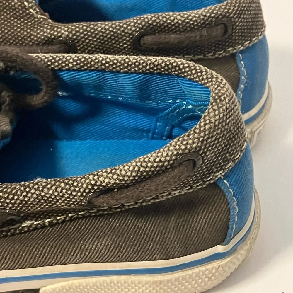 Sperry boys boat shoes size 8.5 Halyard
